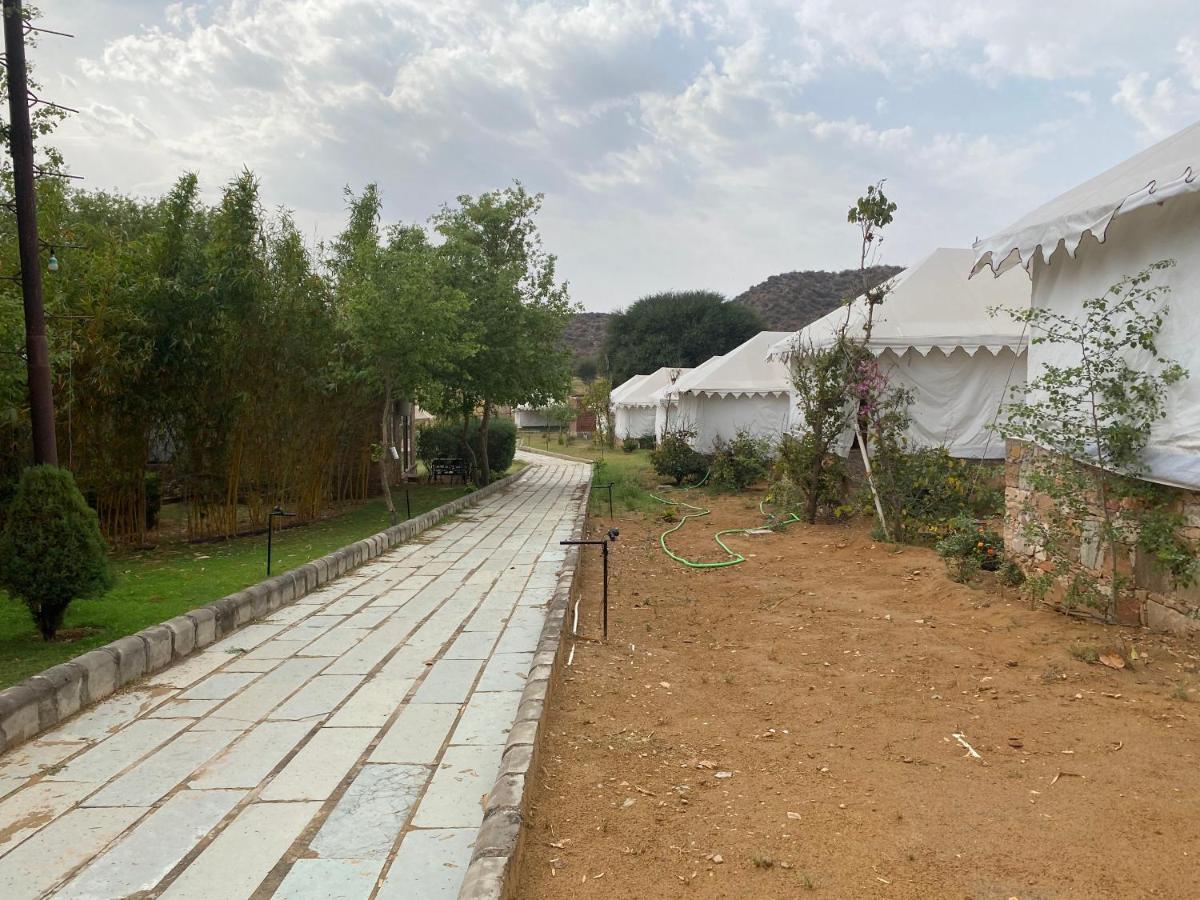 Grass Field Valley Resort Divisione di Divisione di Jaipur Esterno foto